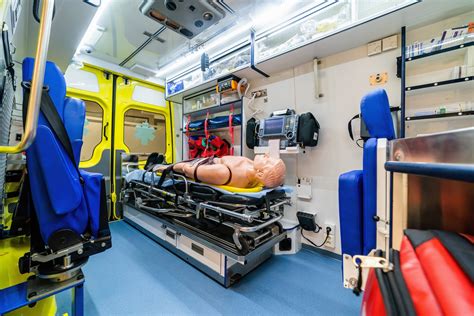 Schéma výbavy záchranářské sanitky a rozhraní pro nosítka