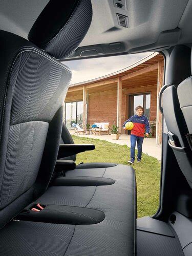 přehled úložných prostor v interiéru Renault Trafic