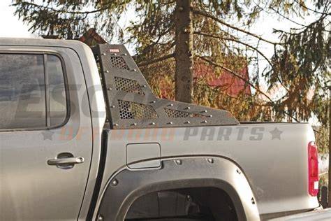 Obrázek: Ochranný rám a montážní svítilny na korbu Hilux