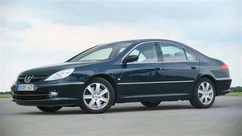 Infografika s kompatibilními parametry baterií pro Peugeot 607 (2000-2010)