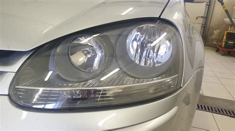 Renovace světlometů - detailní pohled na proces