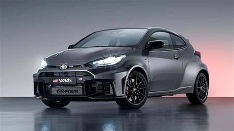 Infografika: GR Yaris - porovnání verzí s automatem a manuálem