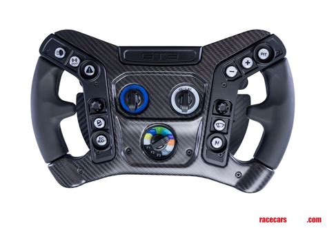 Ilustrace volantu Mustang GT3 Sim Racing Wheel s důrazem na prémiové materiály a design.