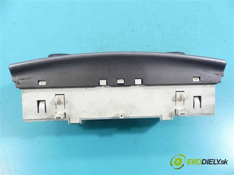 Palubní deska Renault Laguna II: středový panel a výklopná dvířka