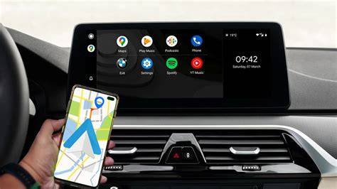 Infografika: Jak funguje Android Auto a CarPlay v autě