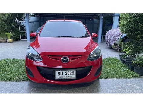 Mazda 2 v zatáčce