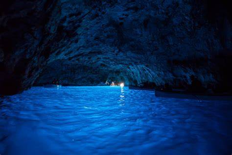 Grotto Azzurra a modré vody Capril