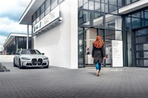Infografika: Struktura servisu BMW v Praze (BMW Sindelar Pražská a CarTec Praha)