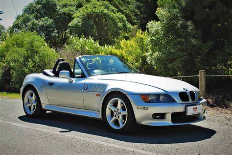 BMW Z3 s renovovanými originálními slitinovými koly