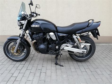 Infografika zapojení Gipra GPX-S01 na Suzuki Inazuma 750: černo-modrý signál, červené napájení, černé zem, černo-zelený propojení