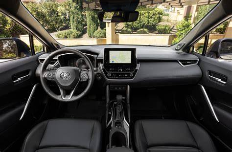 Corolla Cross exteriér a interiér - styl a proporce