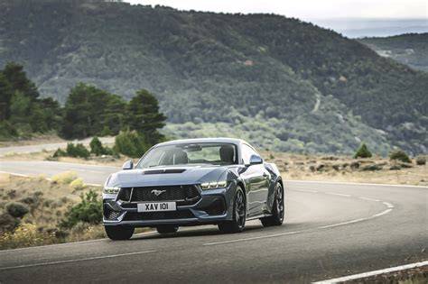 Moderní Ford Mustang - 12,4