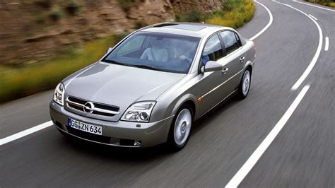 Infografika: postup výměny xenonu u Opel Vectra C