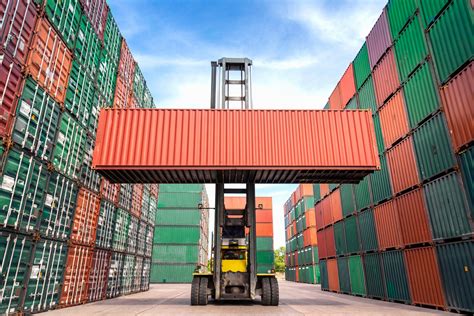 Kontejnerová doprava - tok zboží a logistika
