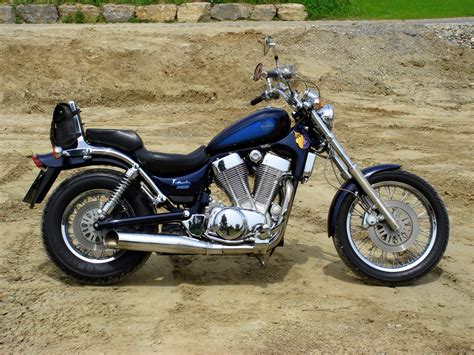 Obrázek diagramu motoru Suzuki Intruder 1400 pro rychlou orientaci
