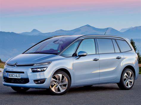 Graf: Zrychlení 0-100 km/h pro Grand C4 Picasso vs. konkurenční MPV