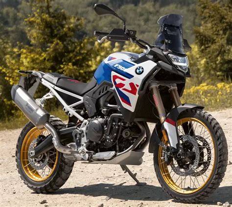 Enduro_F_900_GS_kompozice