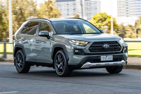 Infografika: Rozdelenie typov palivových filtrov a ich umiestnenie v Toyota RAV4 2.0 VVT-i