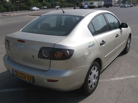Schéma zadních světel Mazda 3 2005 před a po tuningu