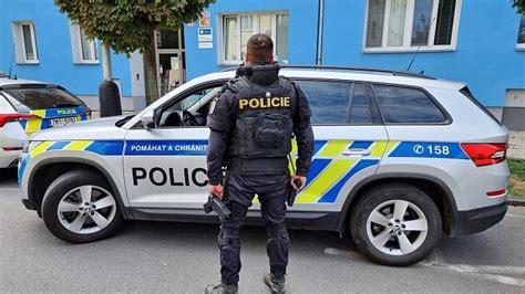 Detail nástavby Amaroku s označením Policie ČR