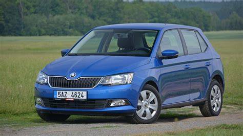 Škoda Fabia III modrá z katalogu - pohled z boku