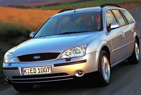 Obrázok: Ford Mondeo III kombi - porovnanie priestoru a línií