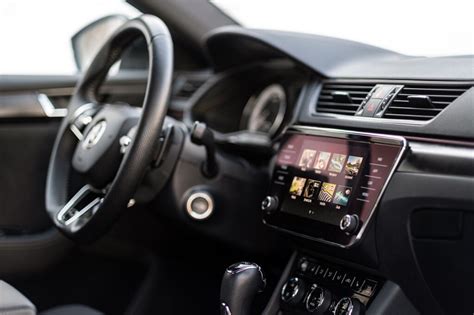 Designové prvky a interiér modernizované Škody Superb III po faceliftu.