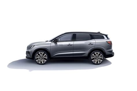 Boční profil nového Renault Espace s 19palcovými koly