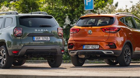 Ilustrační fotografie srovnání cen nových malých automobilů na českém trhu.