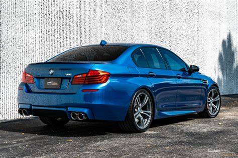 Obrázek: BMW F10 s M paketem - přední a boční pohledy