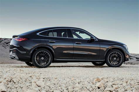 Infografika: Srovnání rozměrů a objemů zavazadelníku mezi GLC a GLC Coupé