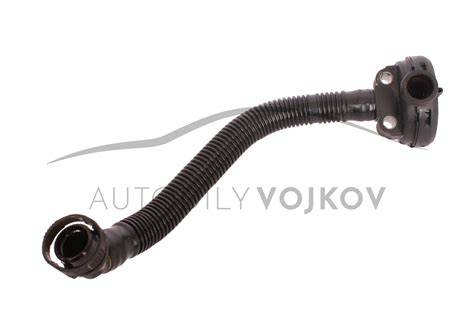PCV ventil a hadice odvětrání víka ventilů motor