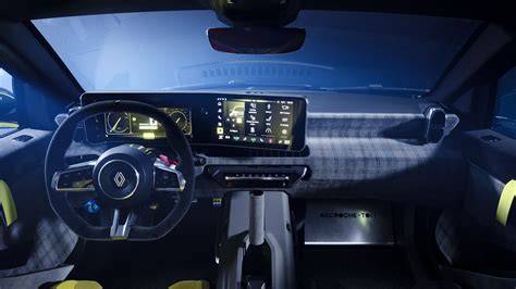 Renault 19 interiér s digitálním budíkem