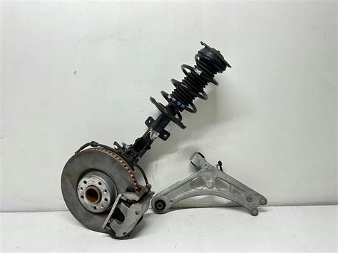 Ilustrace principu zavěšení McPherson