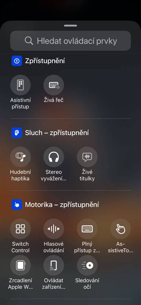 Displej a ovládací prvky skútru C-Line