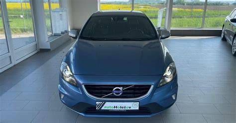 Volvo V40 modrá barva zepředu