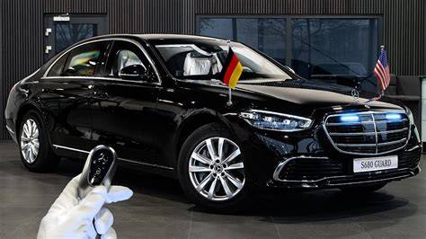 Infografika: Porovnání charakteristik obrněných verzí Mercedes-Benz Guard a standardních verzí