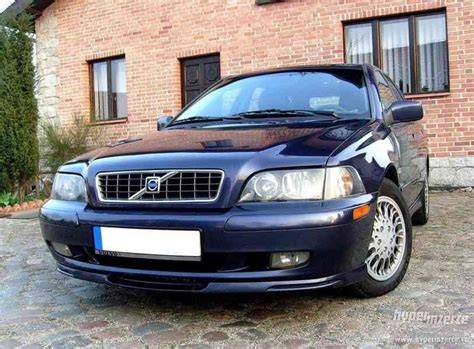 Infografika_Volvo_V40_naraznik_2001