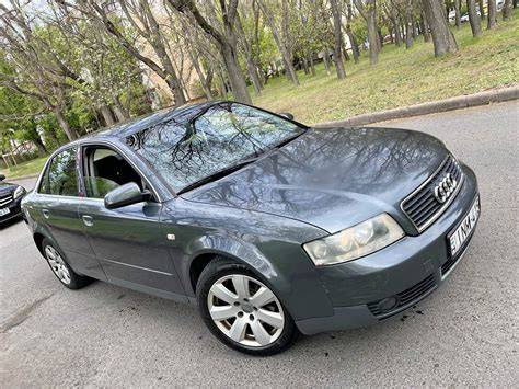 Infografika s rozložením typických montážních míst Audi A4 B6 a použití kolíků, spon a podložek