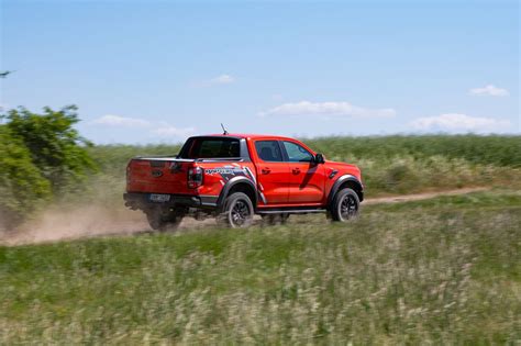 Ilustrační foto terénního pick-upu v akci