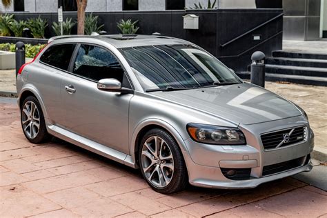 interiér Volvo C30 R-Design s dvoubarevným čalouněním