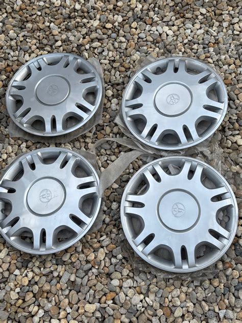 Přehled jednotlivých rozměrů poklic Toyota 15