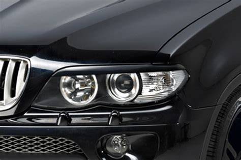 Infografika porovnávající typy předních světel BMW X5 E53 - xenon, bi-Xenon, LED Angel Eyes a kompatibilita s rokem výroby