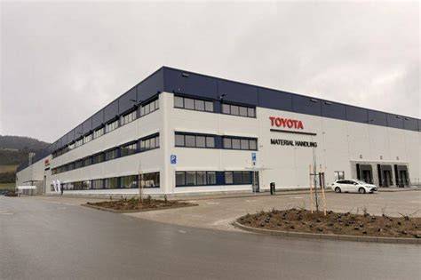 areál vrakoviště Toyota, sklad autodílů