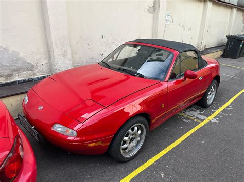 Ilustrace Mazdy MX-5 první generace (NA)