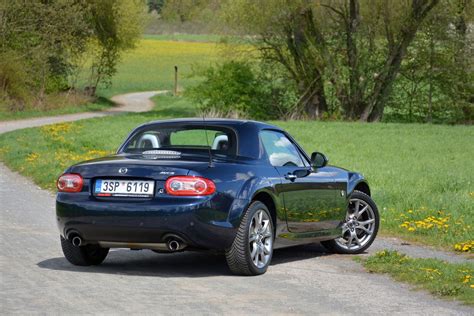 Moderní design Mazdy MX-5 třetí generace (NC)