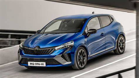 Infografika: Vývoj generací Renault Clio a klíčové verze