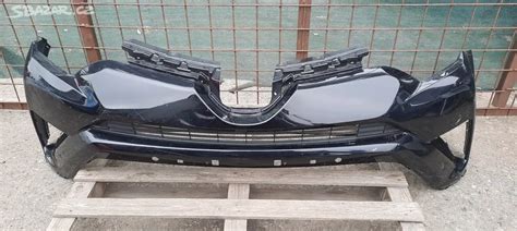 rozložený přední nárazník Toyota RAV4 s vyznačenými částmi