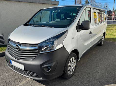Schéma uspořádání sedadel Opel Vivaro 9 míst Long