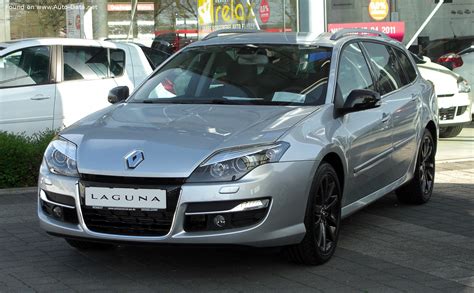 Infografika: Přehled verzí Renault Laguna II a Laguna III, jejich motorizace a výbava